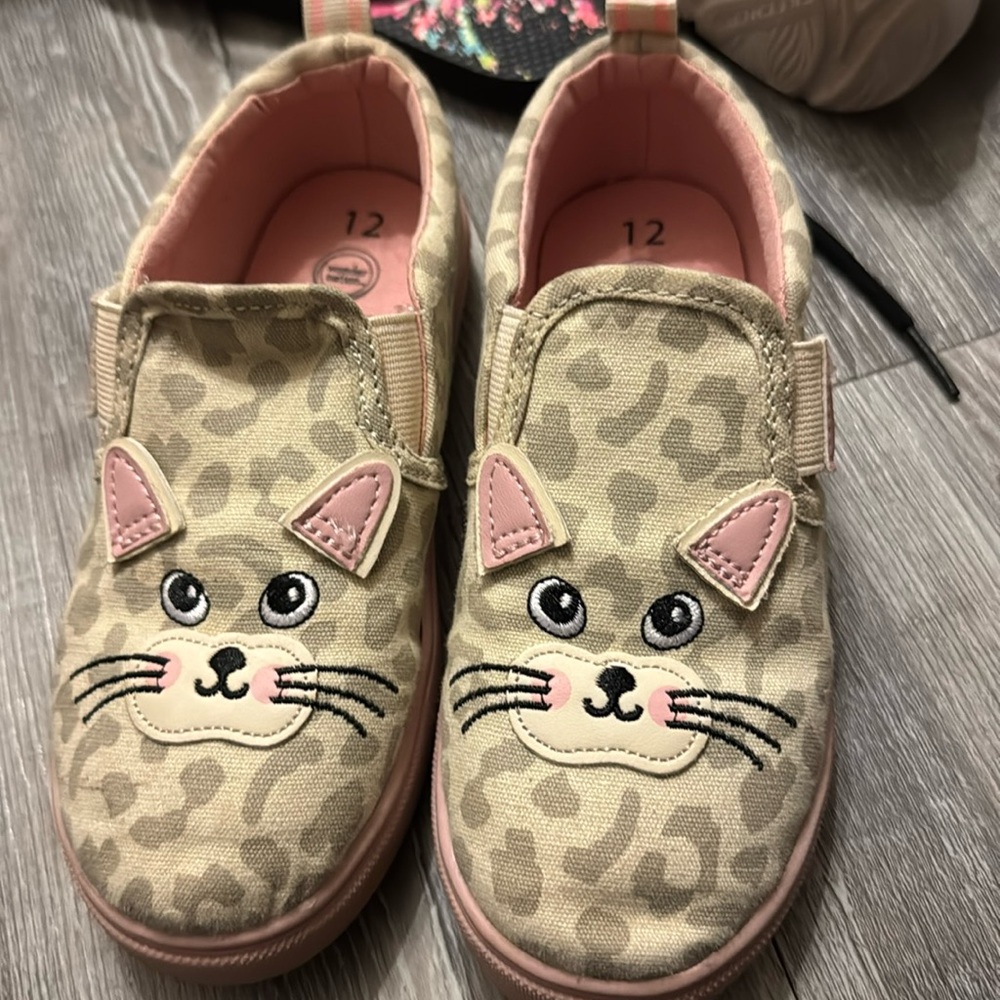 Kids slip on shoes